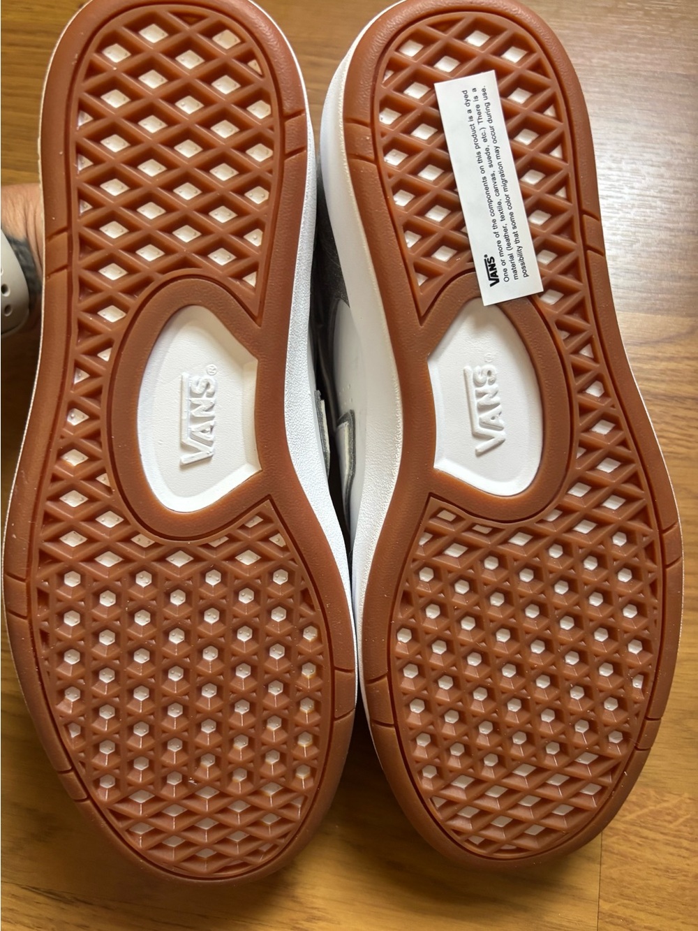 NIB Vans Women’s Lowland Comfycush Metallic Silver Sneakers Size US 9 - Picture 7 of 10